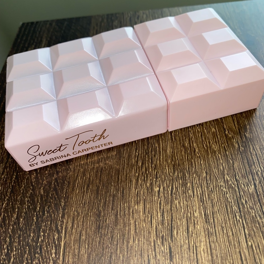 Sabrina Carpenter Sweet Tooth